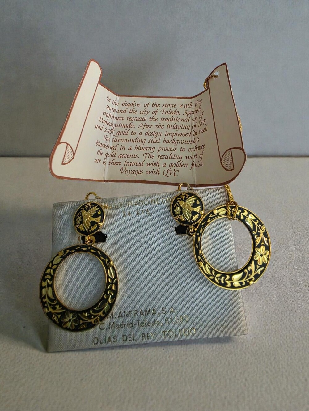 VTG Damascene Black Gold Tone Bird Floral Design Dangle Clip On Earrings